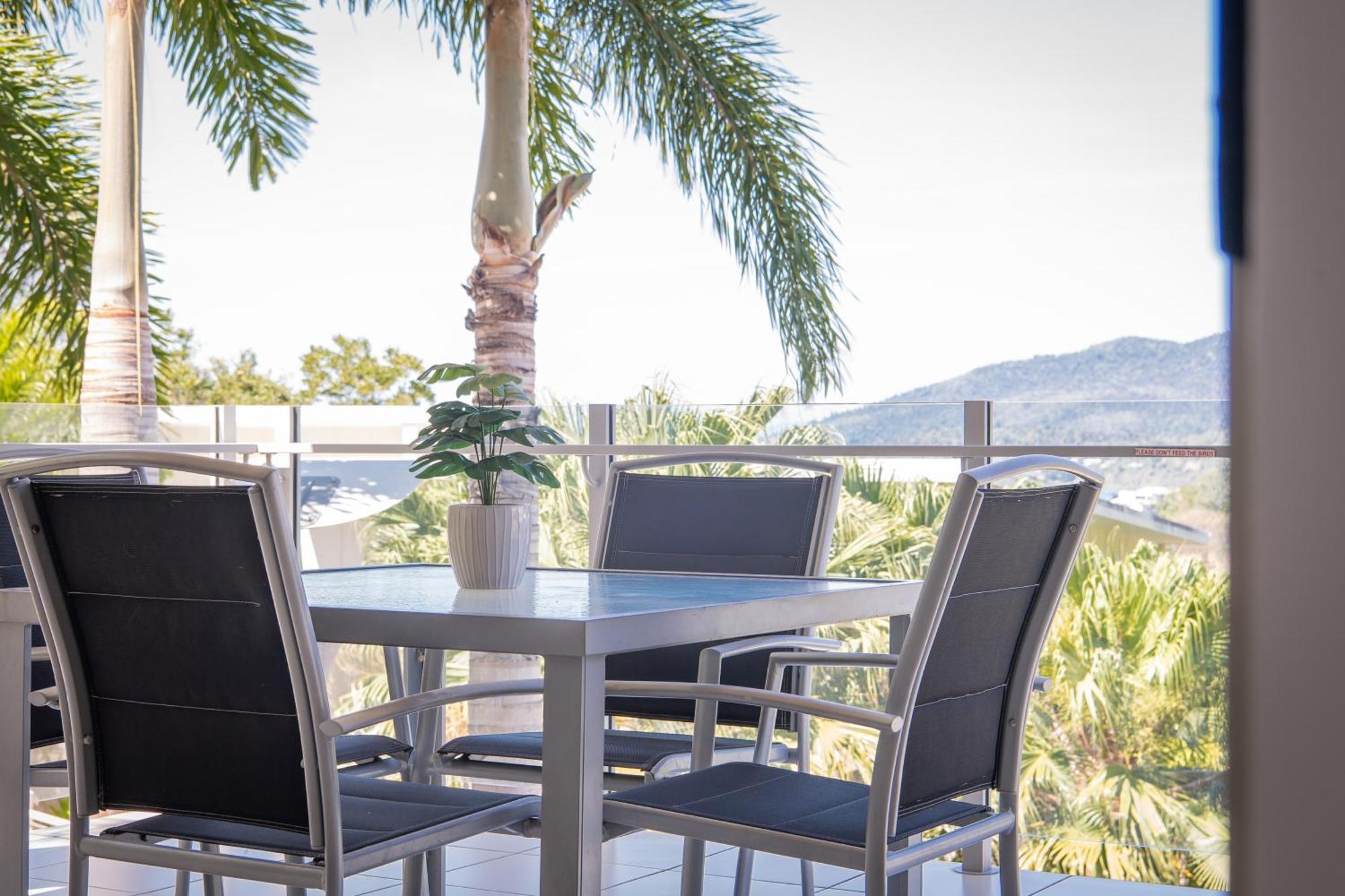 Airlie Summit Apartments Airlie Beach Exterior foto